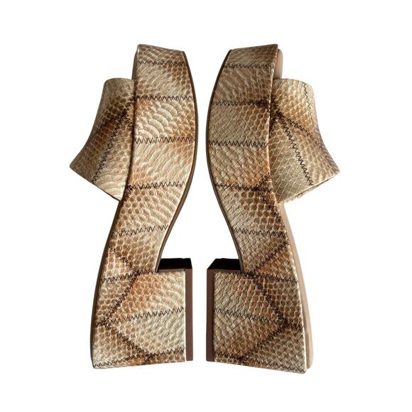 Katy Perry Busy Bee Slip-On Round Toe Tan Platform Heel Sandals Women’s Size 6 - Picture 4 of 7